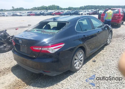 2019 Toyota Camry Le z USA, uszkodzony, nr VIN 4T1B11HK9KU189398